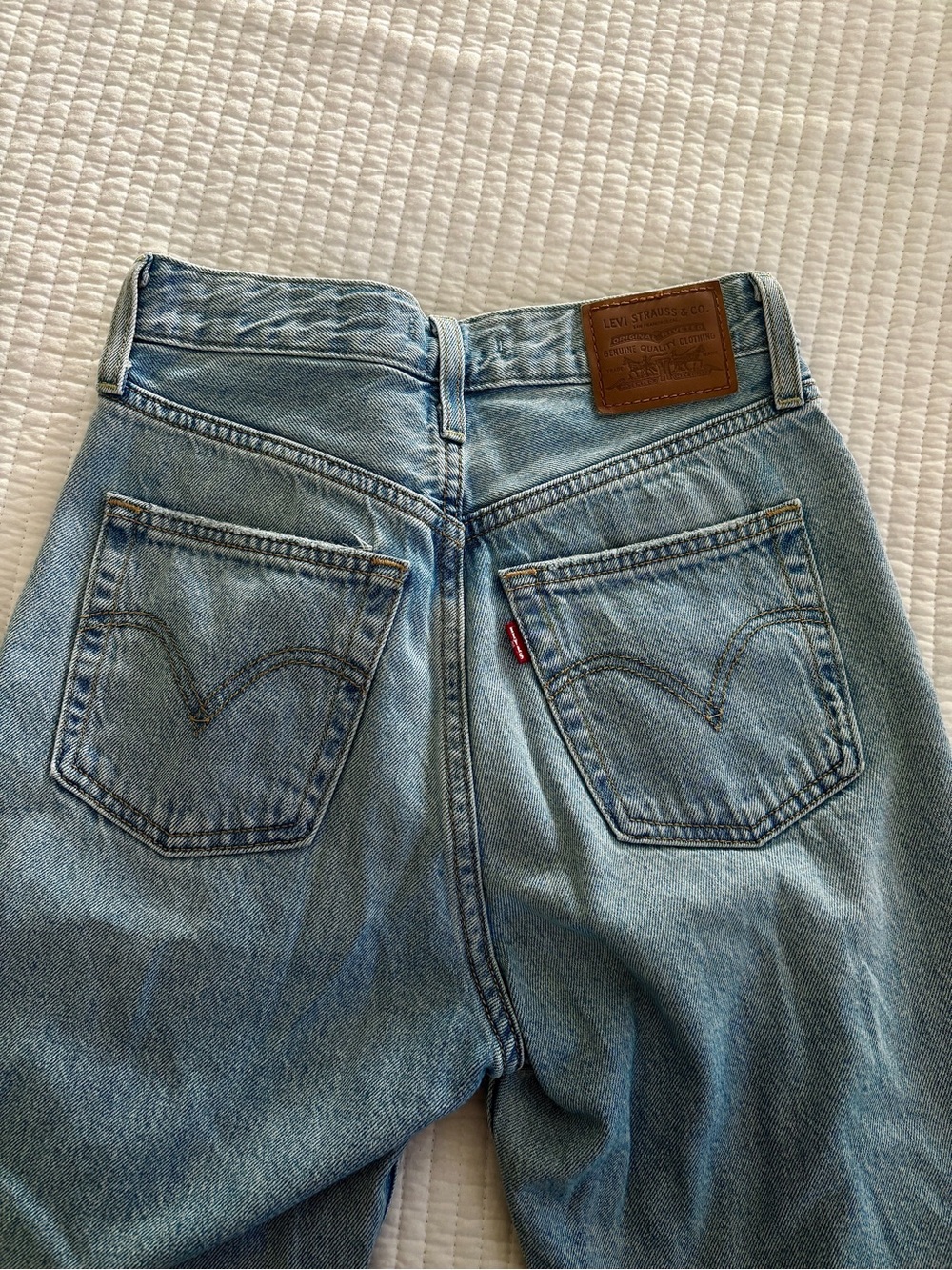 Levi’s Ribcage Light Wash Distressed Straight Jeans - Light Blue - Picture 9 of 9